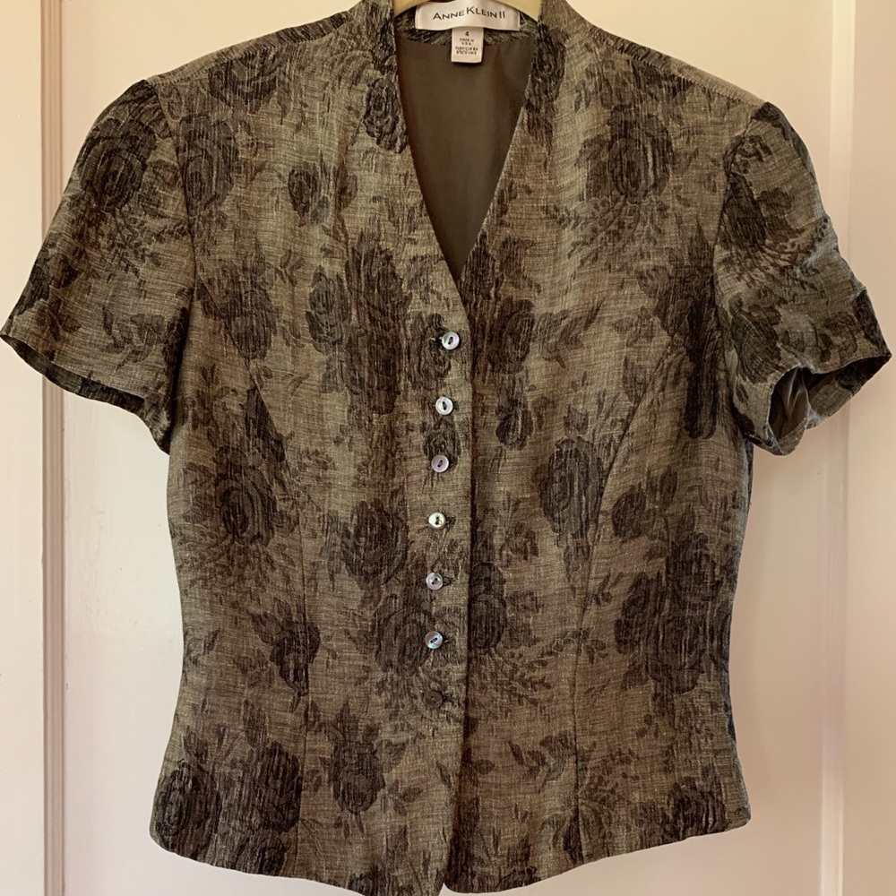 Lined short sleeve jacket